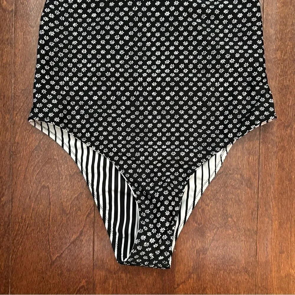 Volcom Reversible Striped Black and White Women’s One Piece, Size XS